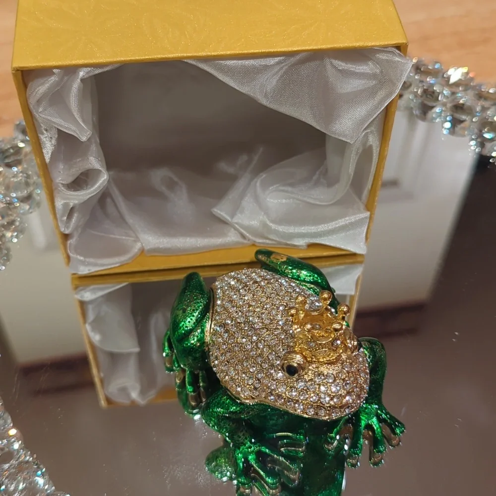 Frog Prince Tchotchke Jewelry Trinket Box NIB - Picture 1 of 6
